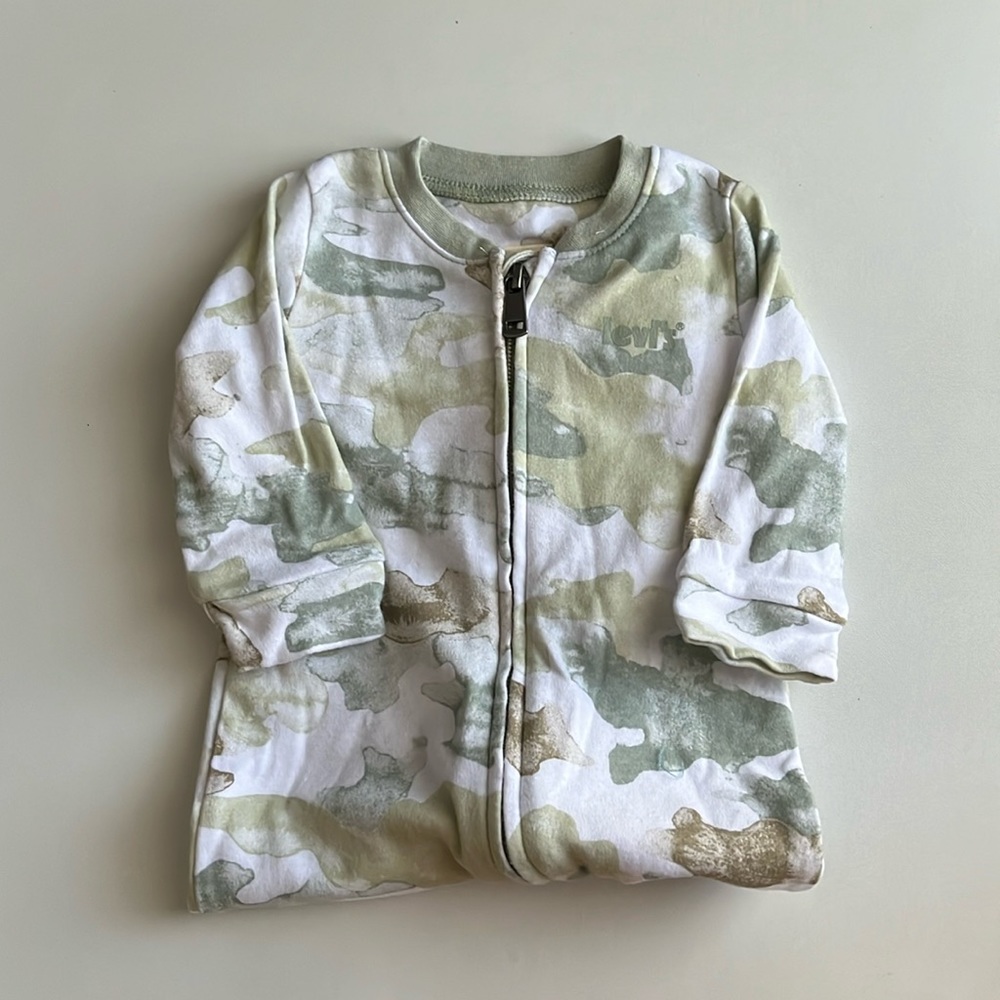 Levis 6m Onesie